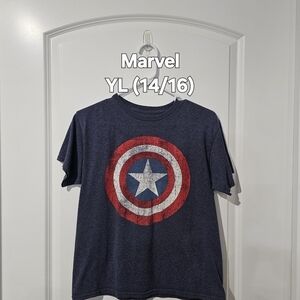 SOLD - YL (14/16) | Marvel | Captain America Shield Tee